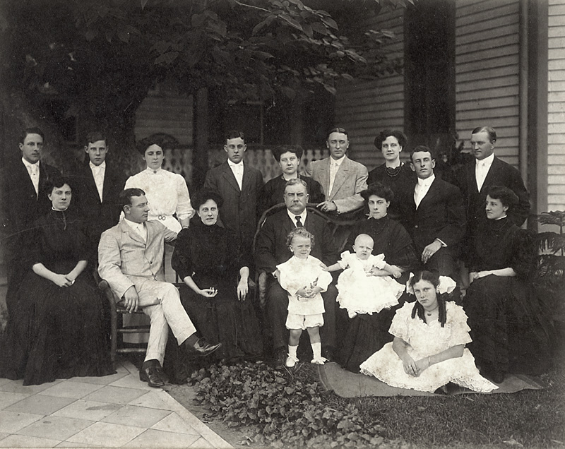 The F.C. Brent family, 1907, Pensacola, Florida