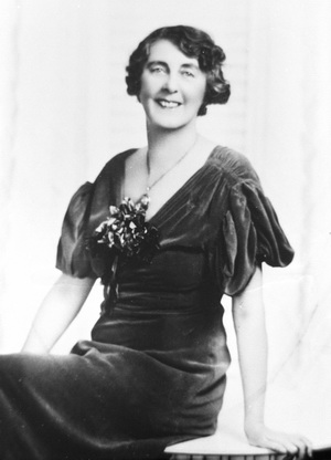 Helen Miller, 1885-1983, daughter of Francis Benjamin Miller, age 19